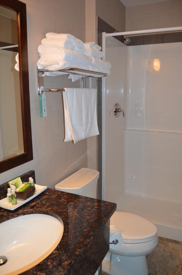 Cobble Creek Lodge Maple Creek المظهر الخارجي الصورة